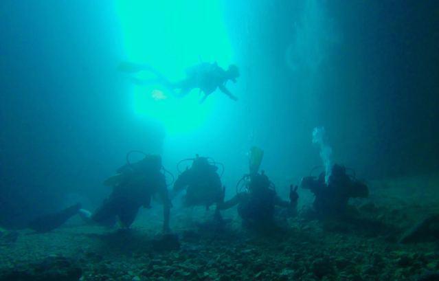 Torii Beach Scuba Locker - Dive Center