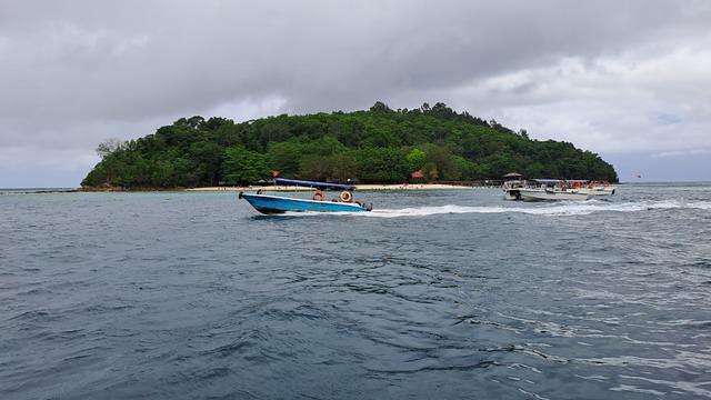 Diving in Malasia, Tunku Abdul Rahman National Park - By Tom Griffith